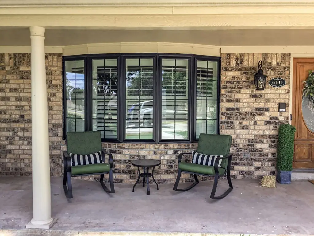 bay window exterior